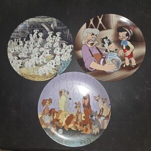 3x Disney collector plats great condition